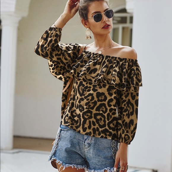 B2G1♦️🆕 Tan Leopard Print Off The Shoulder Top - Picture 4 of 5
